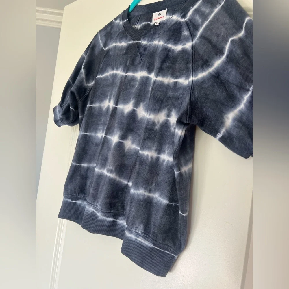 Sundry Tie Dye Puff Sleeve Raglan Sweatshirt in Navy/White Size S (4-6) - Picture 12 of 15